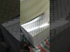 ASTM 5056 αποτυπωμένο σε ανάγλυφο ελεγμένο πιάτο 500mm αργιλίου επιφάνειας πλάτος για τα σκαλοπάτια